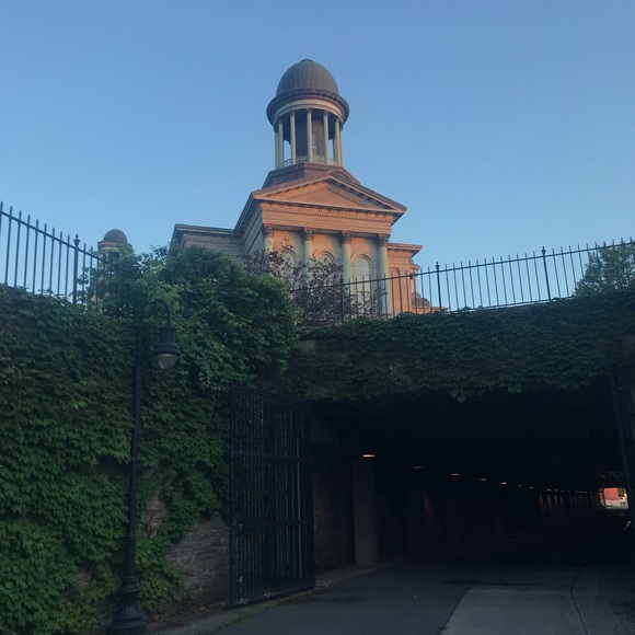 Meet your Posher, Jessica - Picture 1 of 1